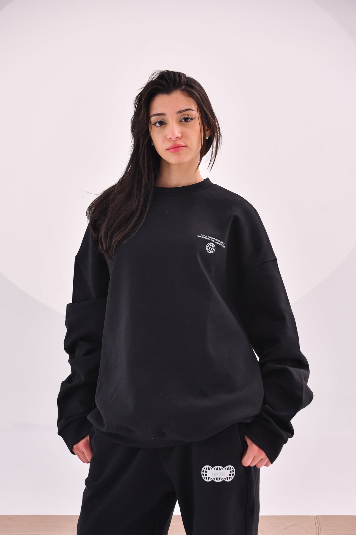 Globe Crewneck